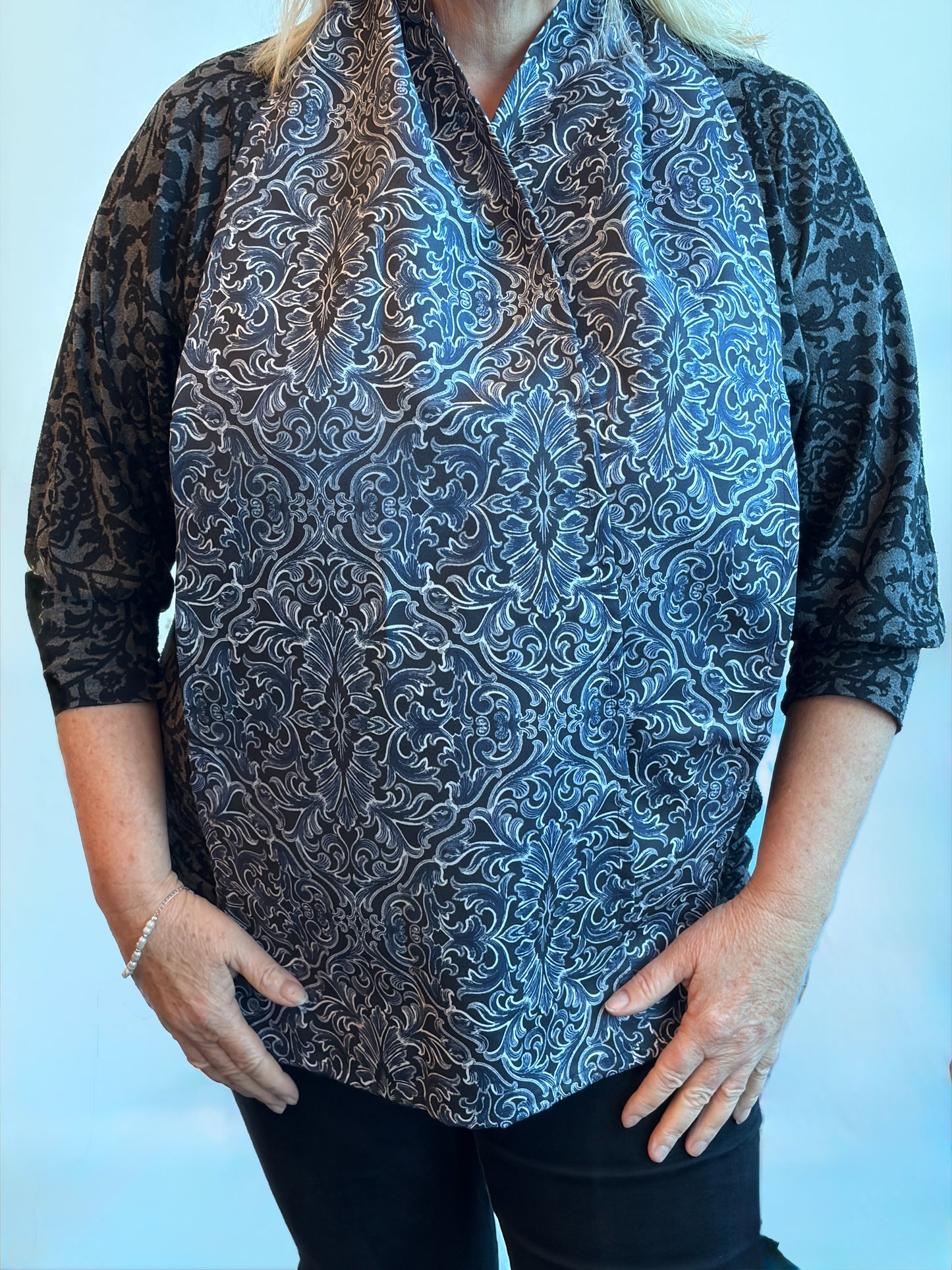 Dining Scarf by Brolly Sheets